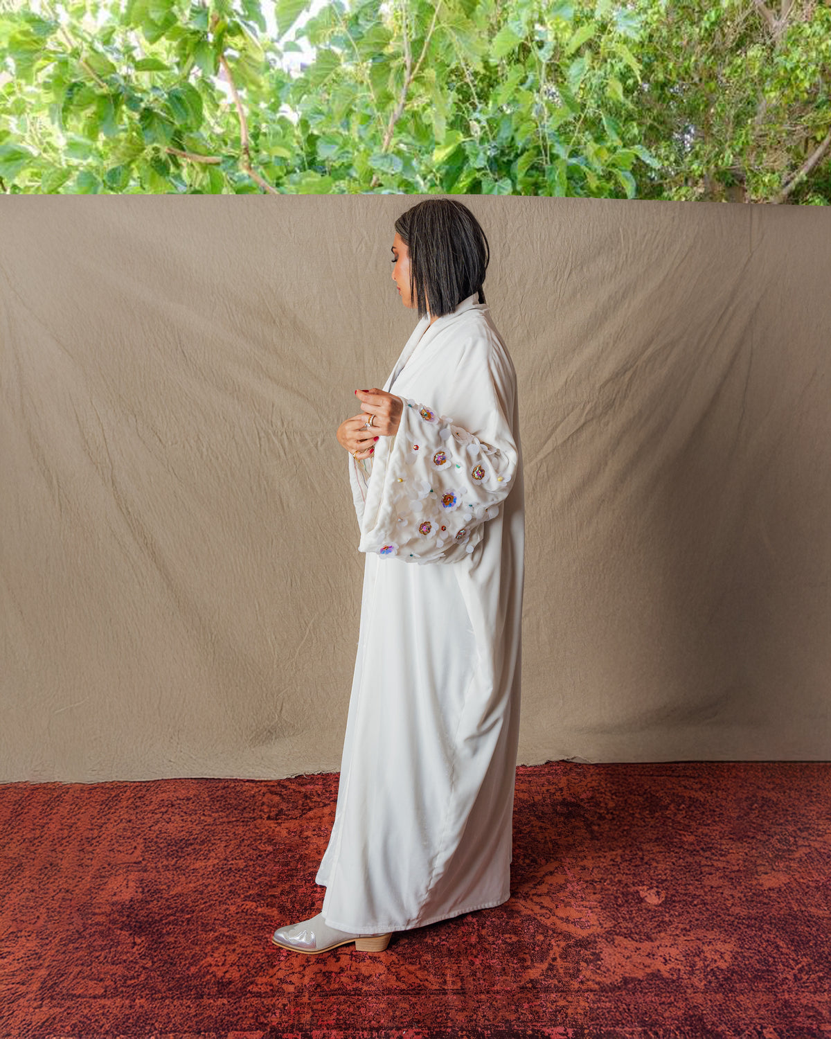 Offwhite bisht